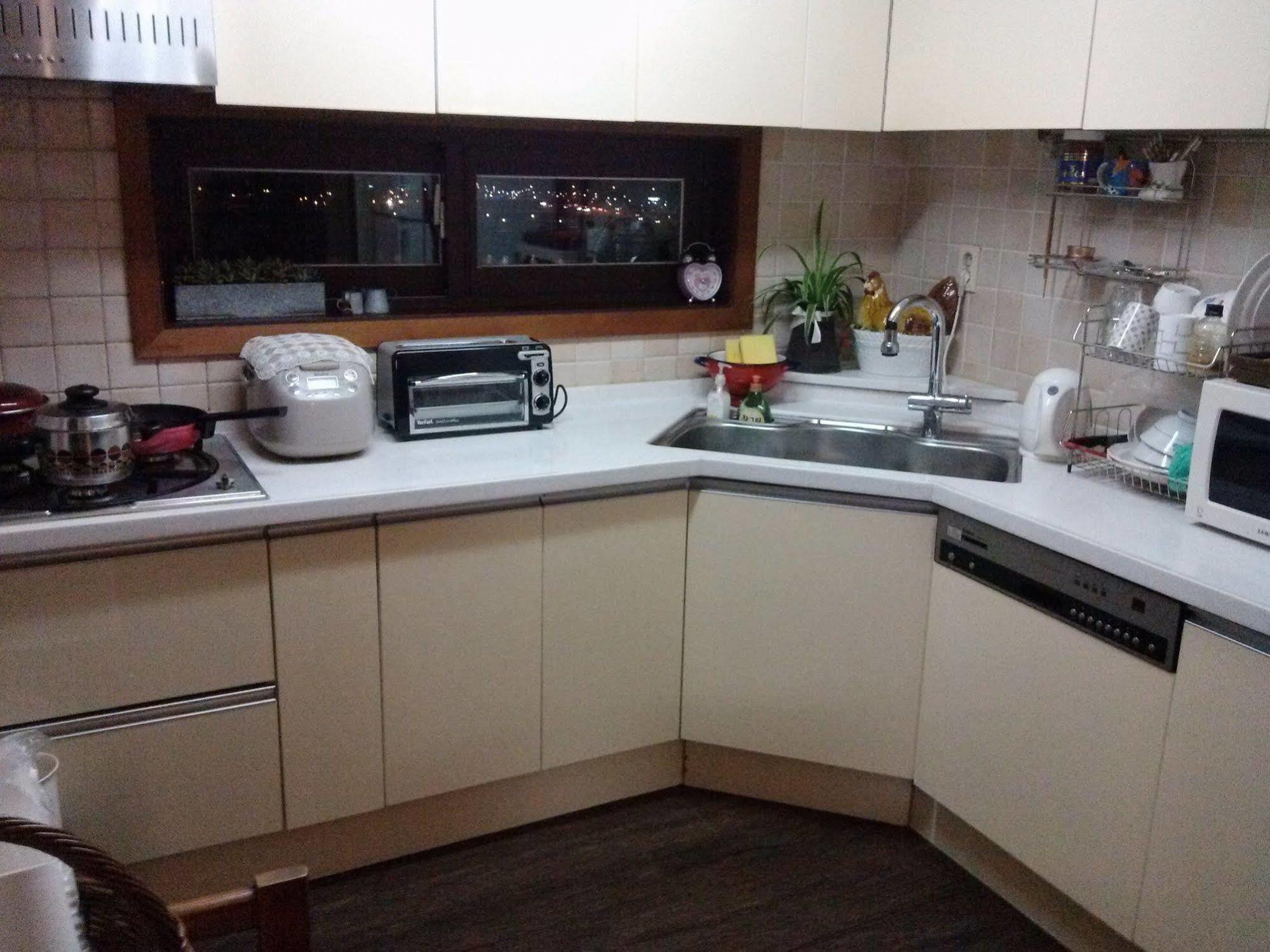 K Star Road Guesthouse - Hostel 首爾 外观 照片