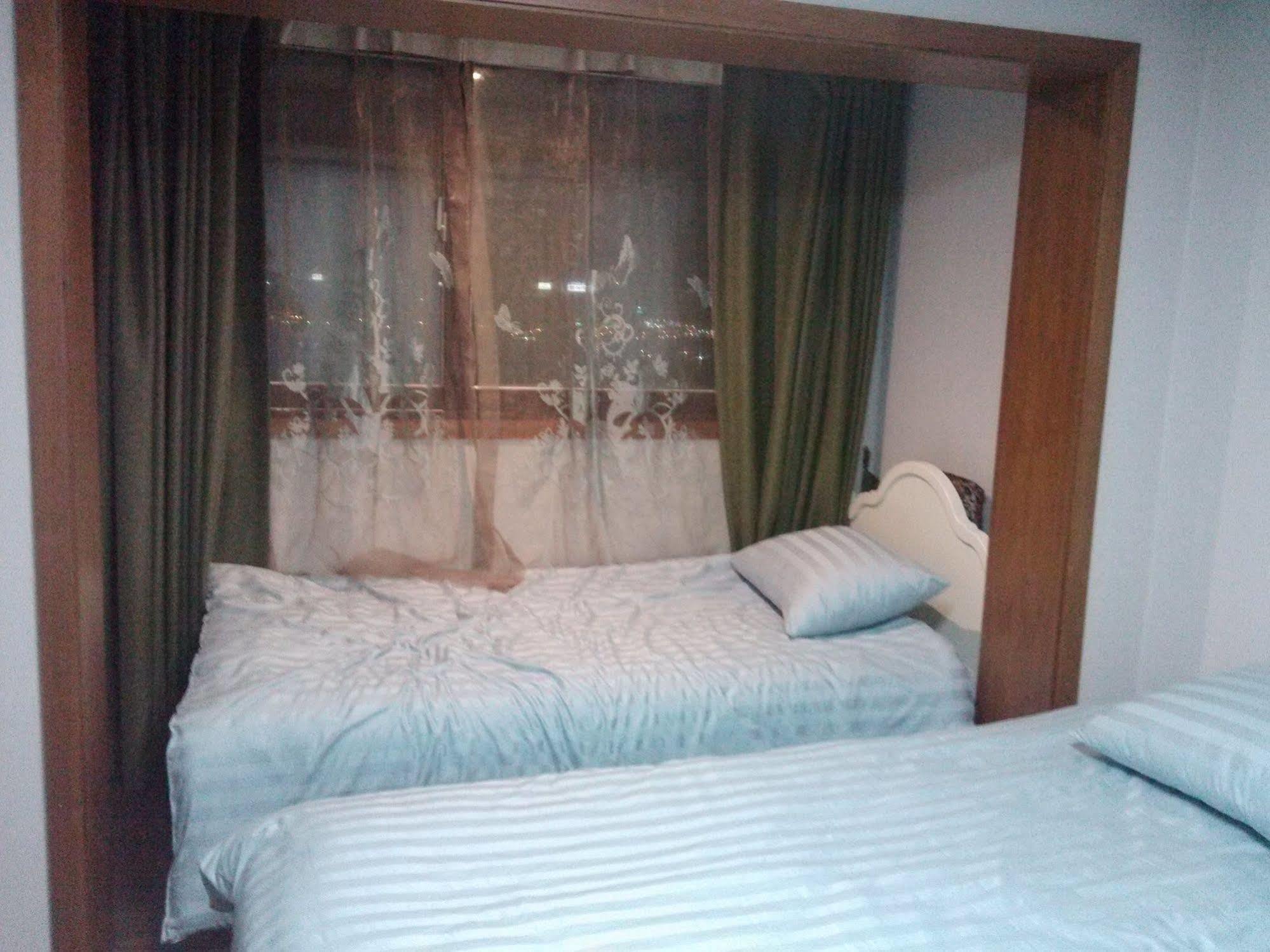 K Star Road Guesthouse - Hostel 首爾 外观 照片