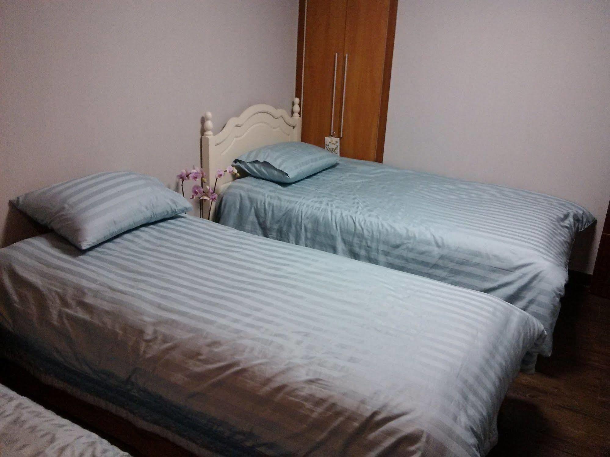 K Star Road Guesthouse - Hostel 首爾 外观 照片