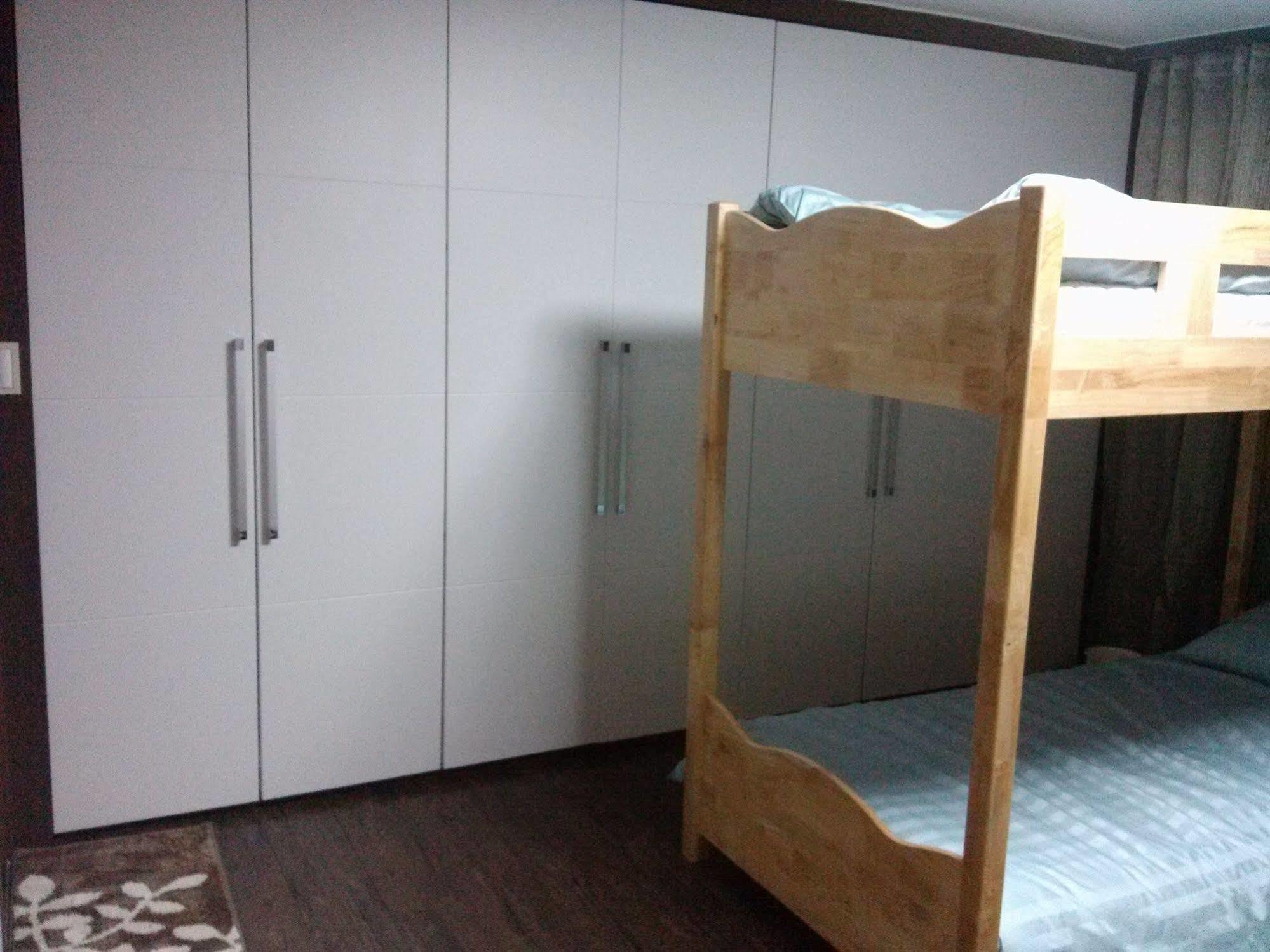 K Star Road Guesthouse - Hostel 首爾 外观 照片